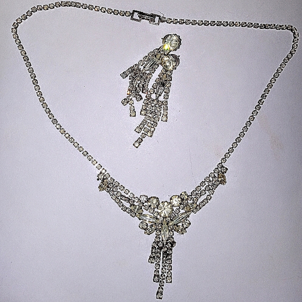 Vintage rhinestone necklace /earring set